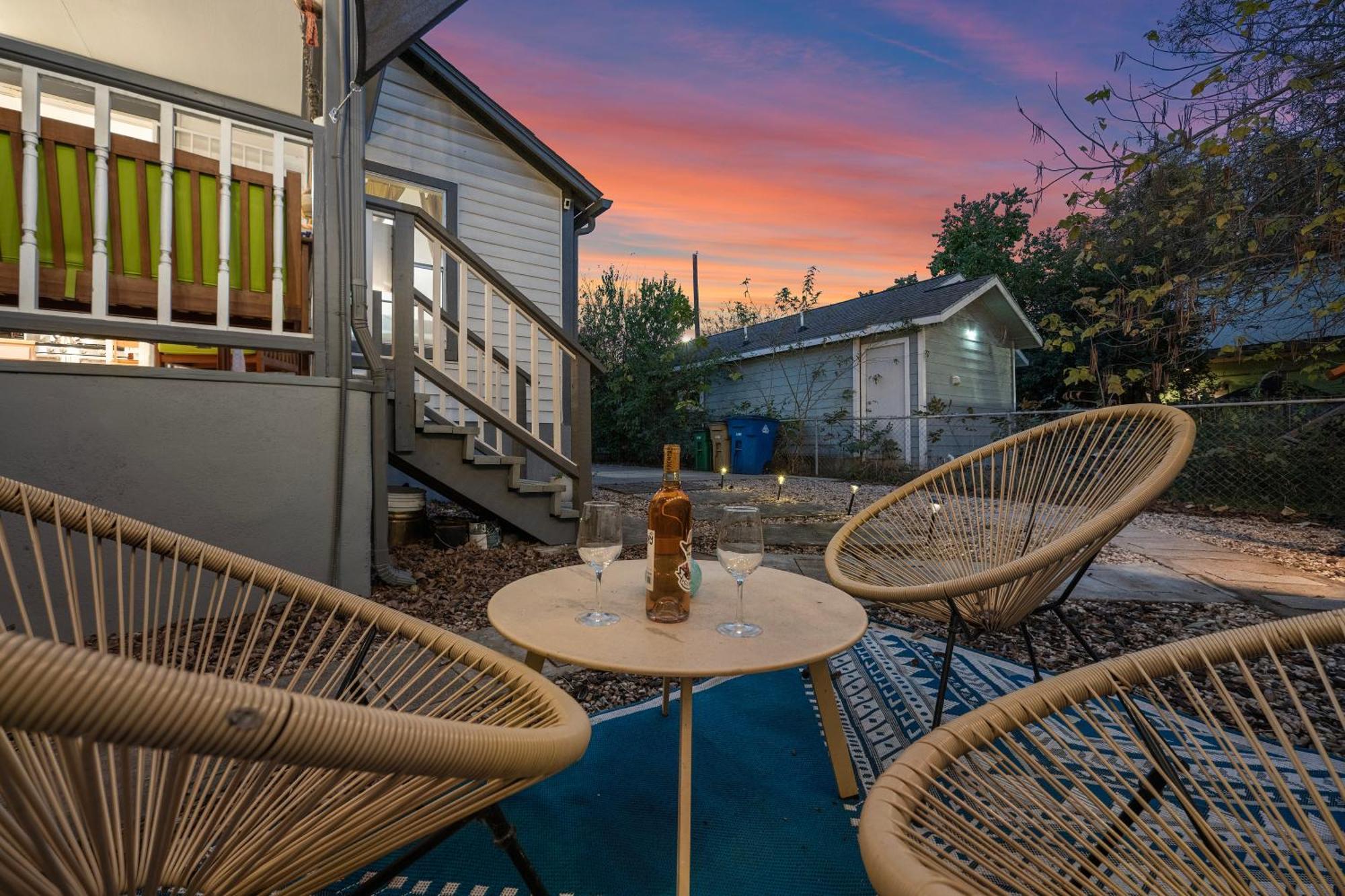 Stylish, Artsy Bungalow Central Eastside Austin Dış mekan fotoğraf