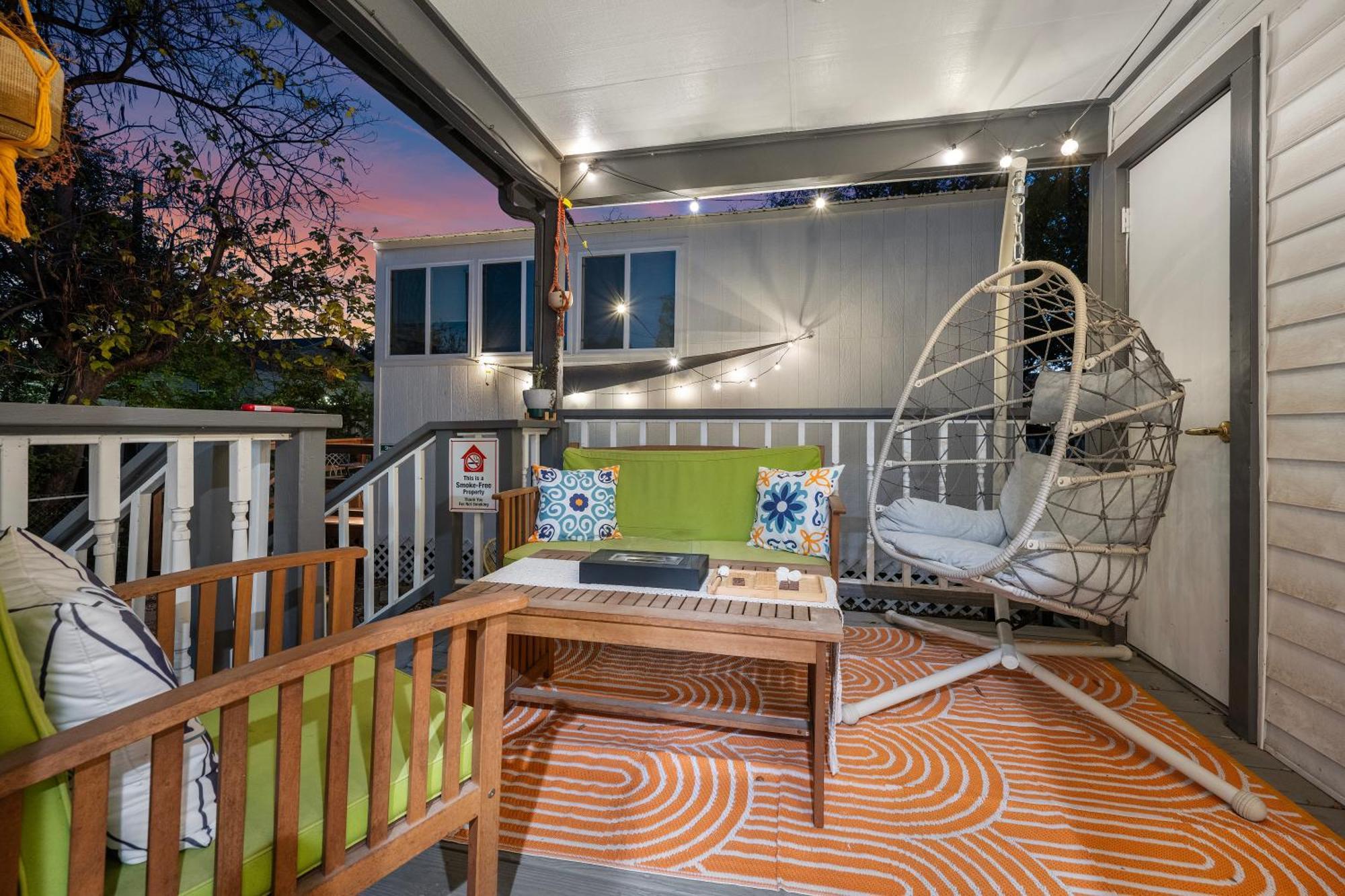 Stylish, Artsy Bungalow Central Eastside Austin Dış mekan fotoğraf
