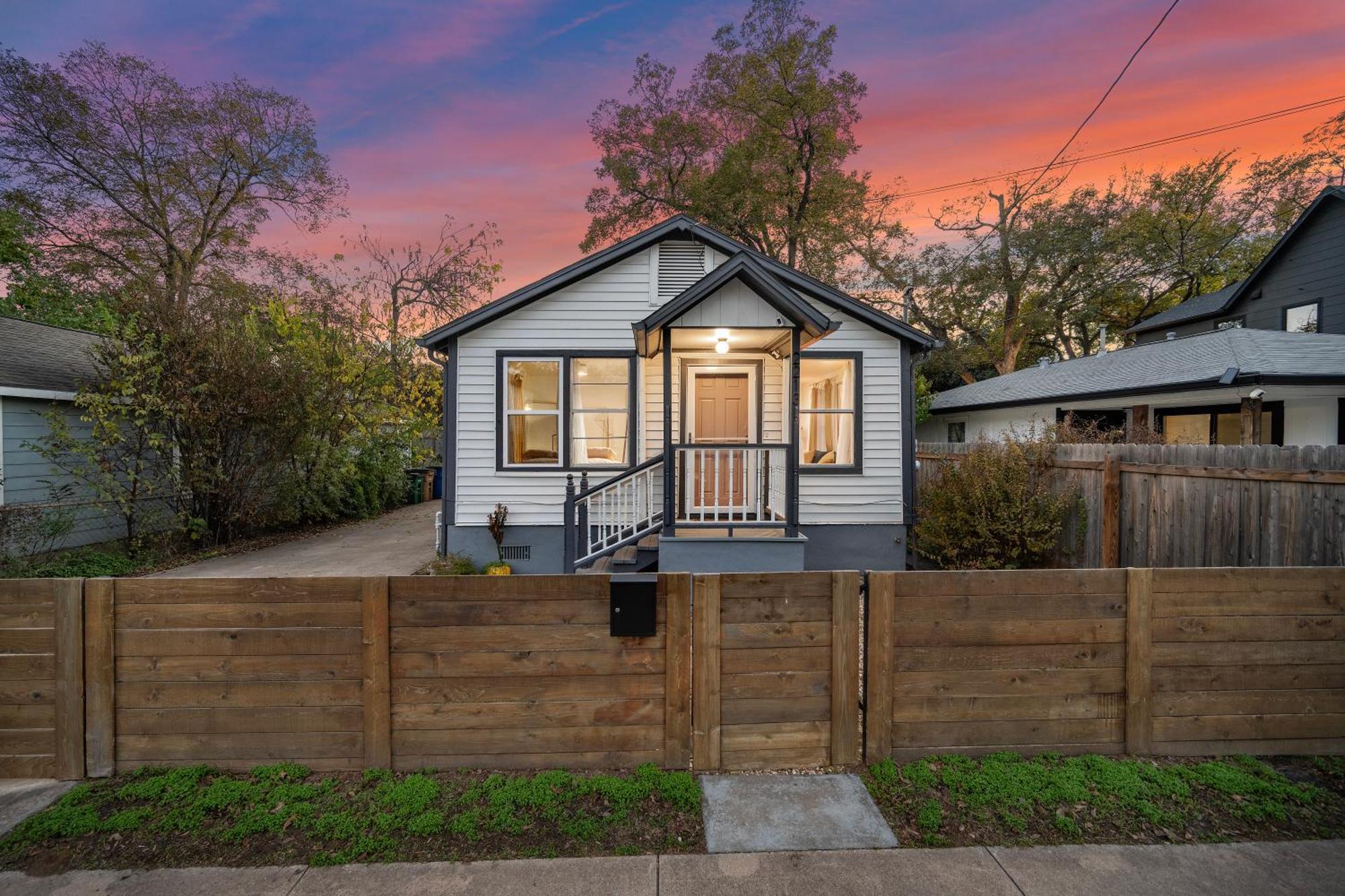 Stylish, Artsy Bungalow Central Eastside Austin Dış mekan fotoğraf