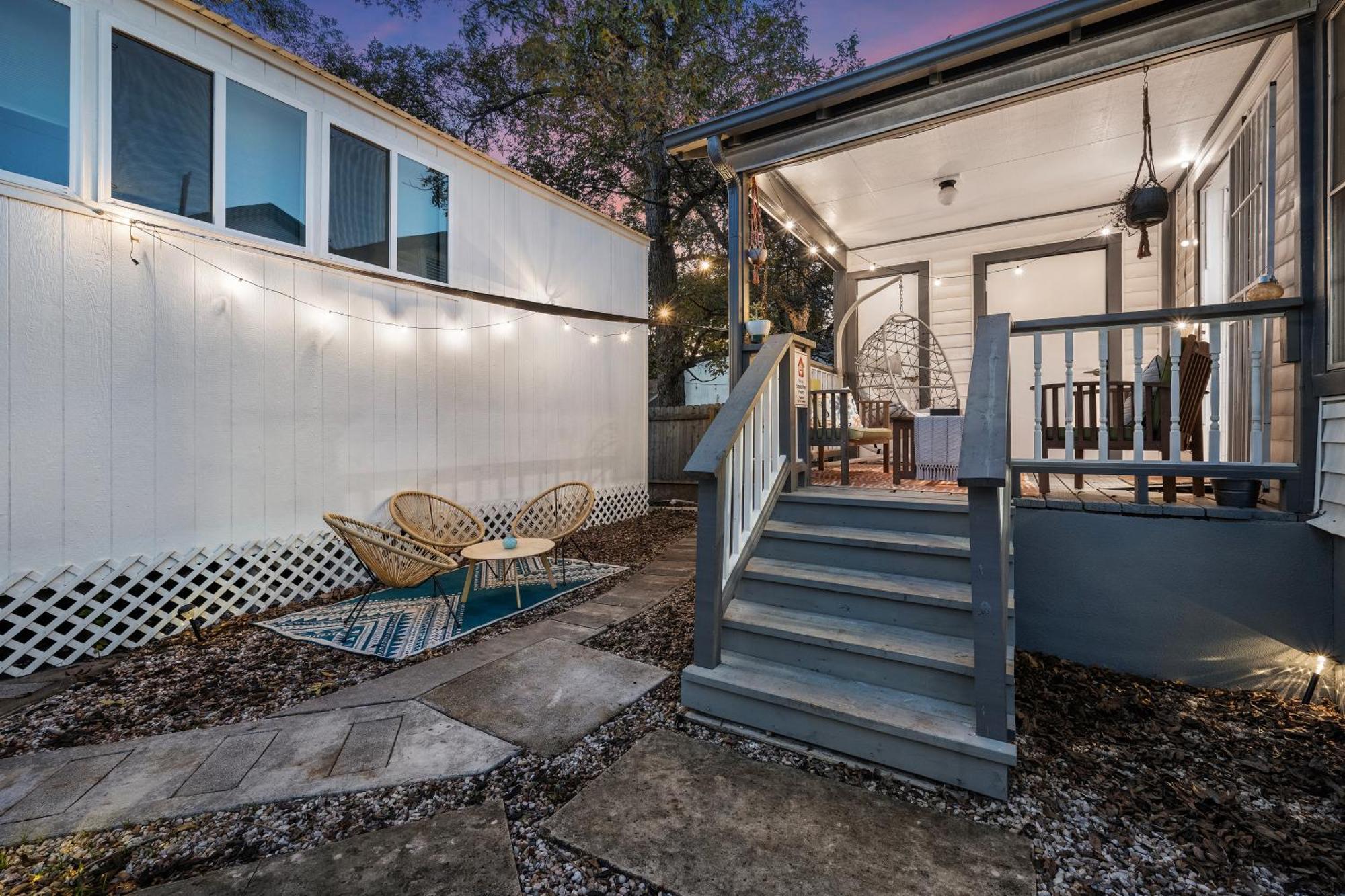 Stylish, Artsy Bungalow Central Eastside Austin Dış mekan fotoğraf